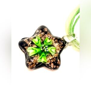 Murano Style Art Blown Glass Star Shaped Green Clover Design Pendant Necklace